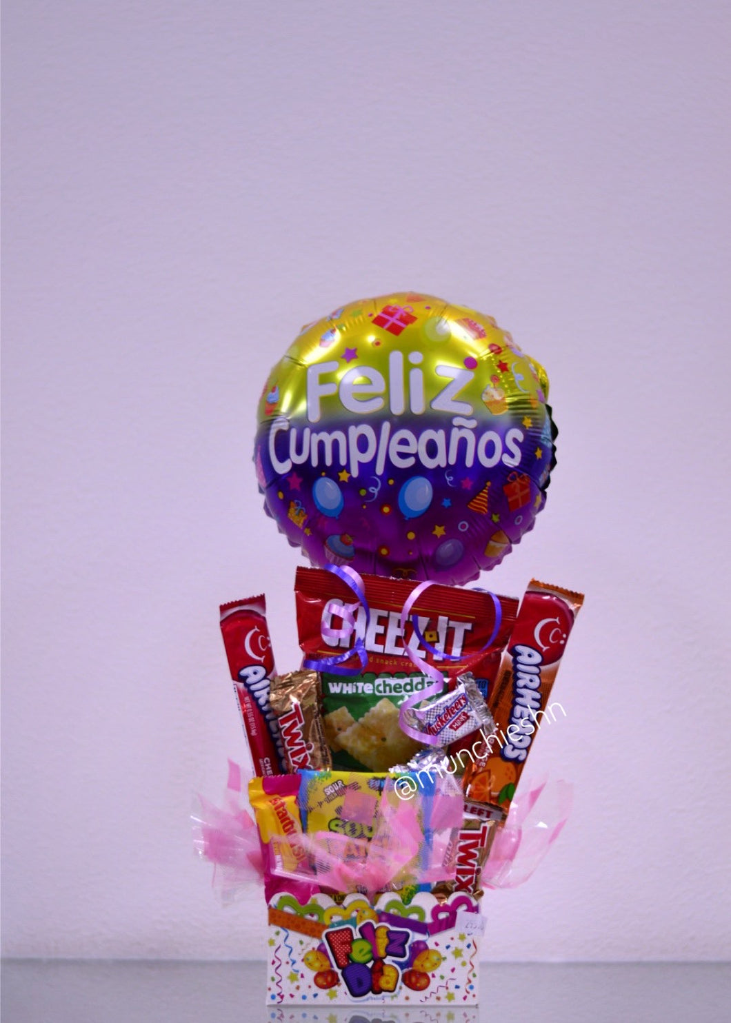 Cajita Feliz Dia con dulce y globo mediano Feliz Cumpleaños