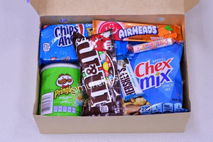 caja de regalo con ventana transparente rellena de dulces, chocolate y bebida, ideal para hombre o mujer en su cumpleanos
