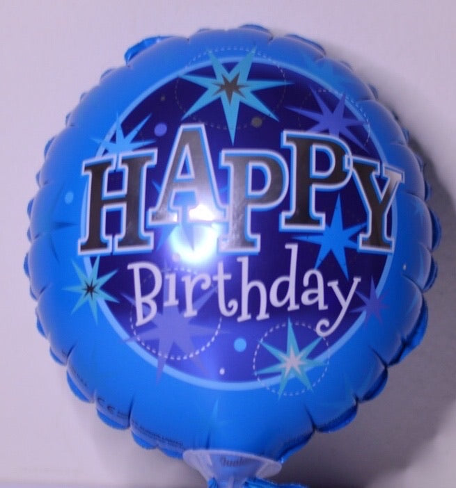 Globo mediano color azul con estrellas y letras plateadas con blanco Happy Birthday